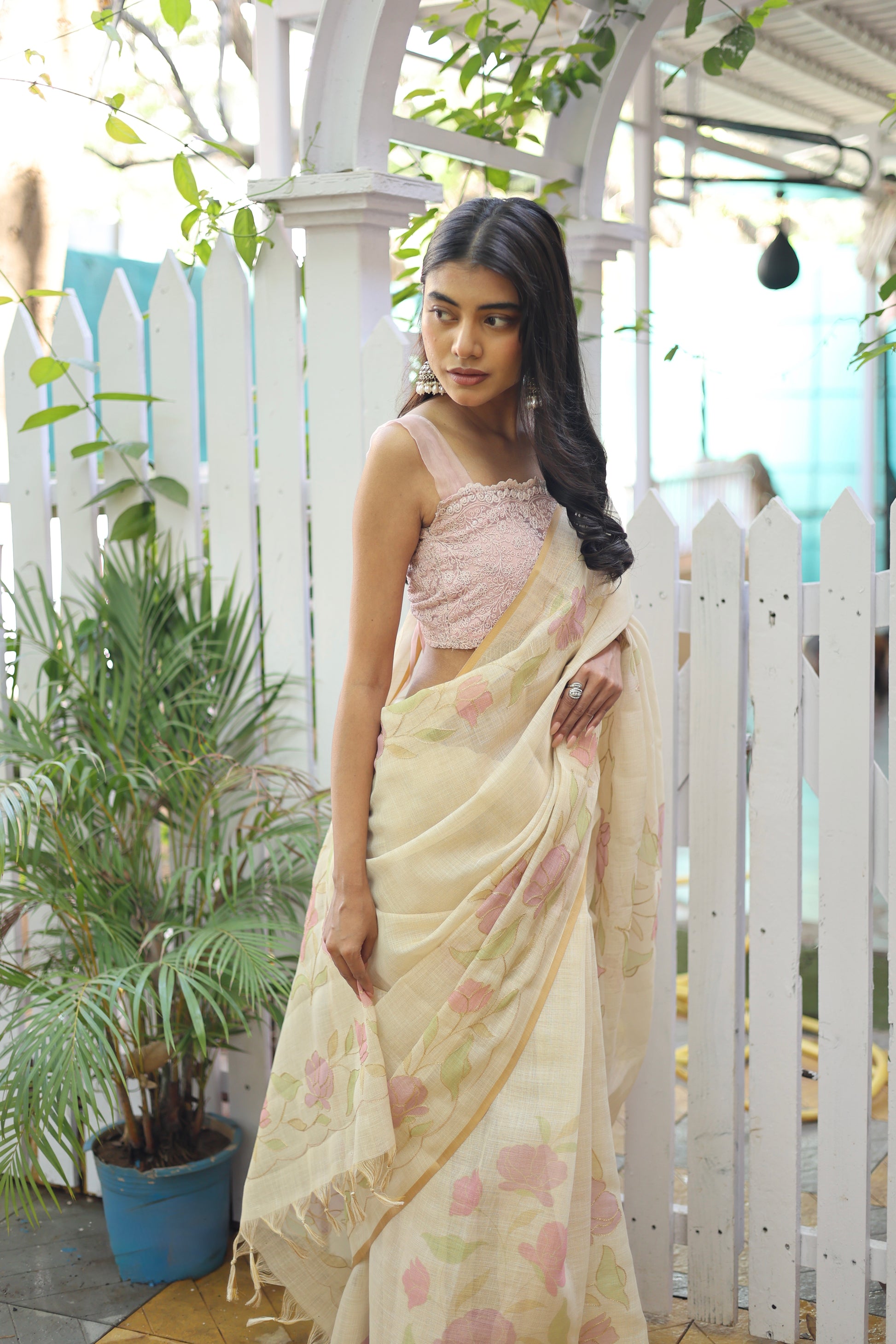 Tissue Linen Saree with Hand-Painted Florals & Delicate Aari Work- white/pink