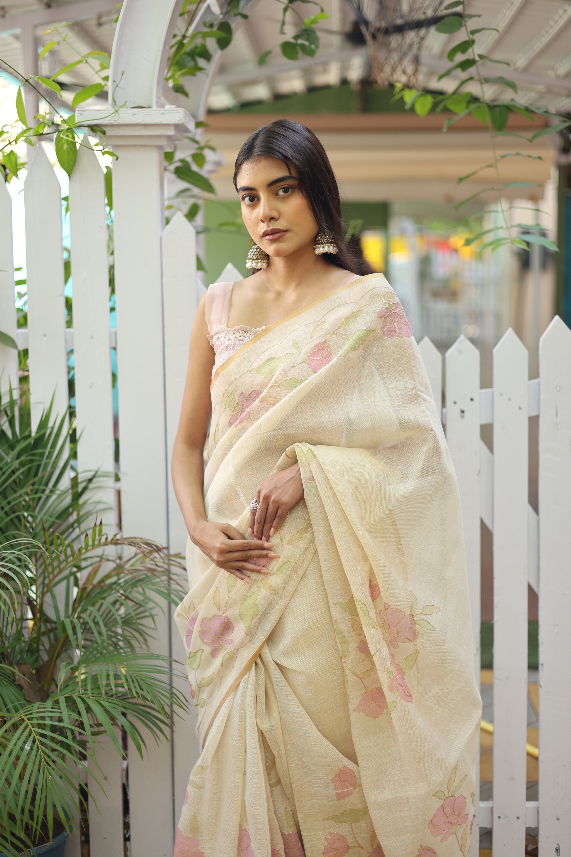 Tissue Linen Saree with Hand-Painted Florals & Delicate Aari Work- white/pink