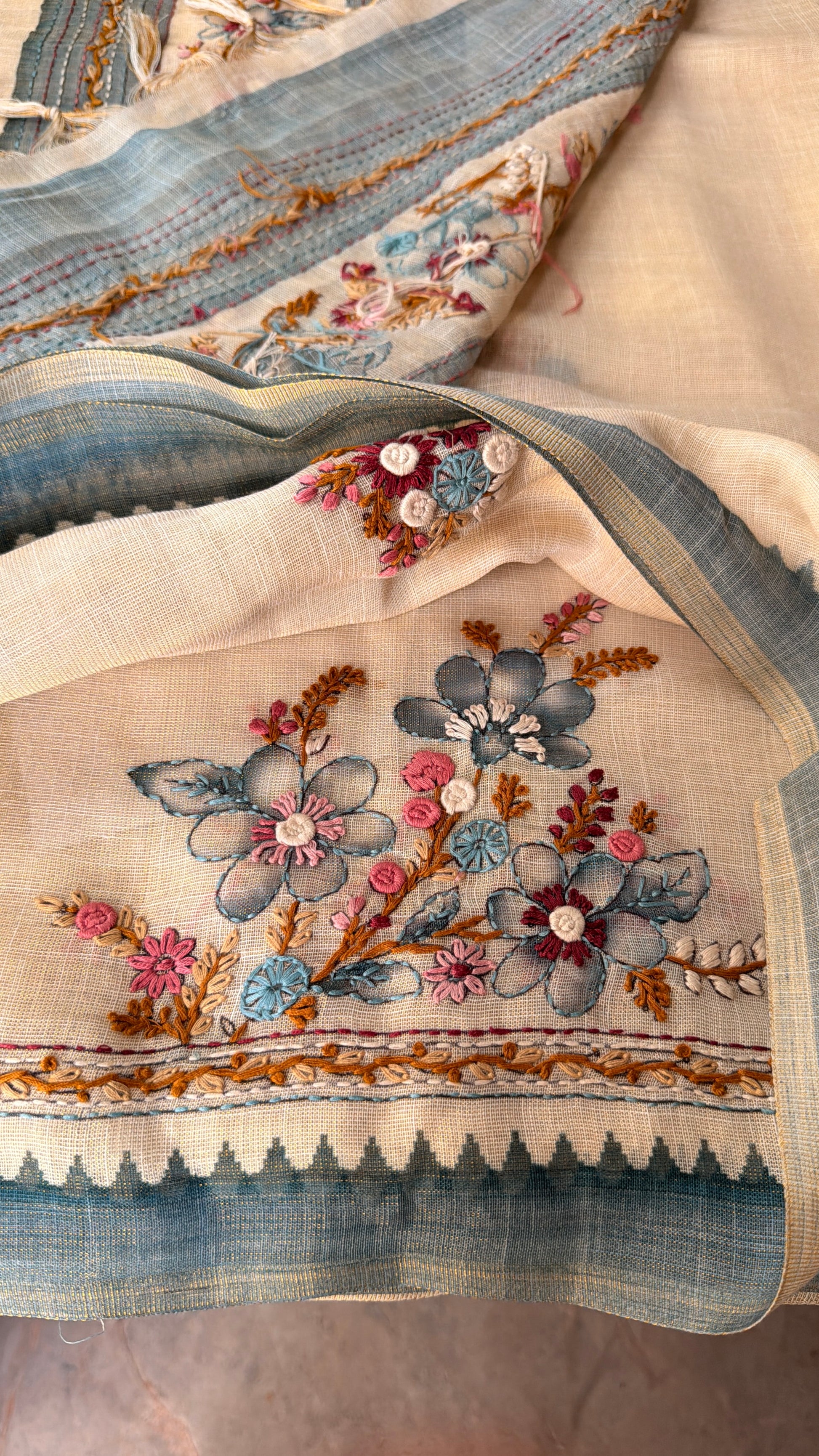 Premium Tissue Linen Sarees - Half
White and Blue